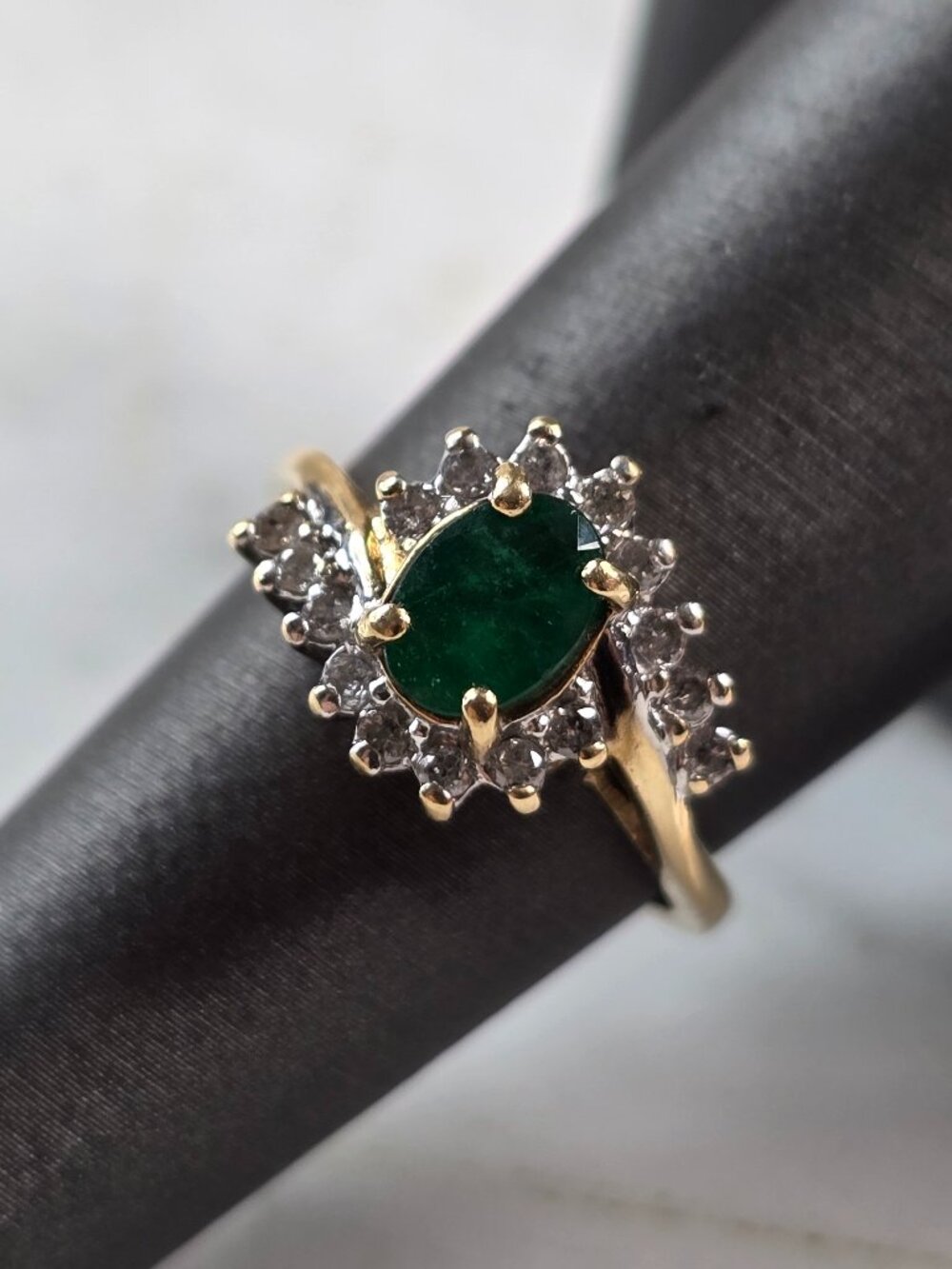 Womens Vintage Estate 10K Gold Emerald & Diamond Ring 3.7g E5170